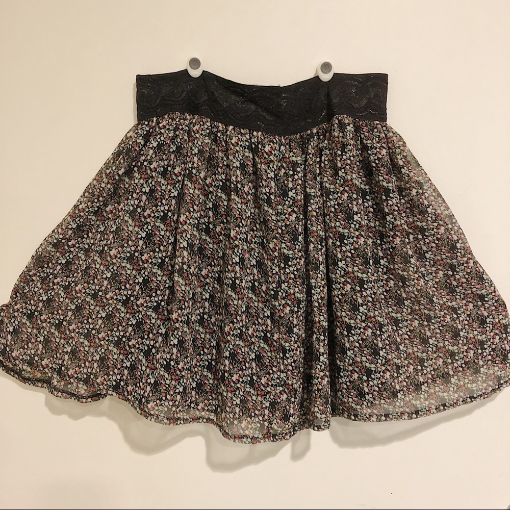 🎈SALE: 3 for $20🎈 Twenty-one Floral Skirt